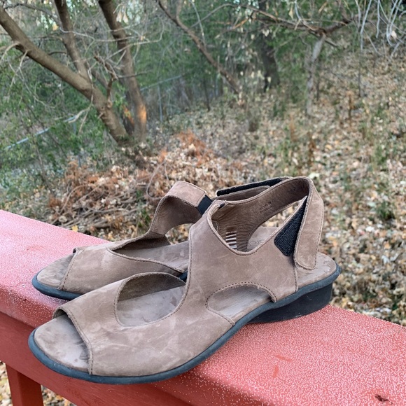 arche ln shoes